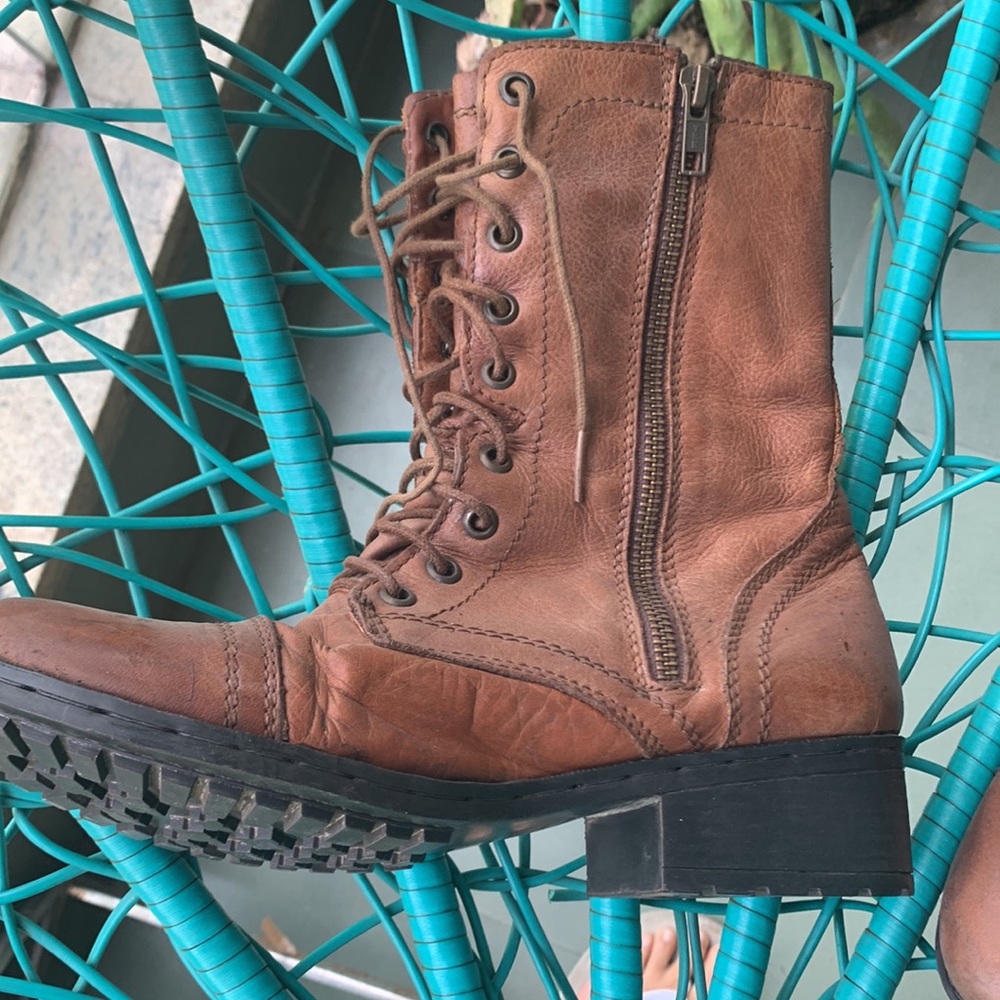 STEVE MADDEN BOOTS: red/deep pink color. stylish with laces; wear with zips - Picture 11 of 15
